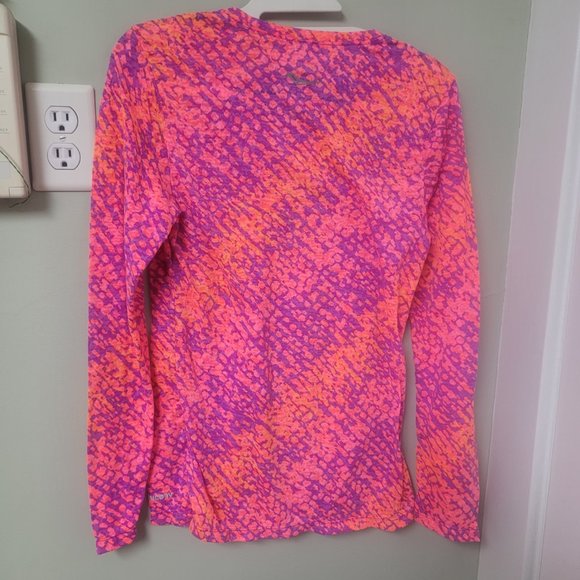 Saucony Exercise Long Sleeve Top, bright colored pattern size medium - Picture 3 of 3